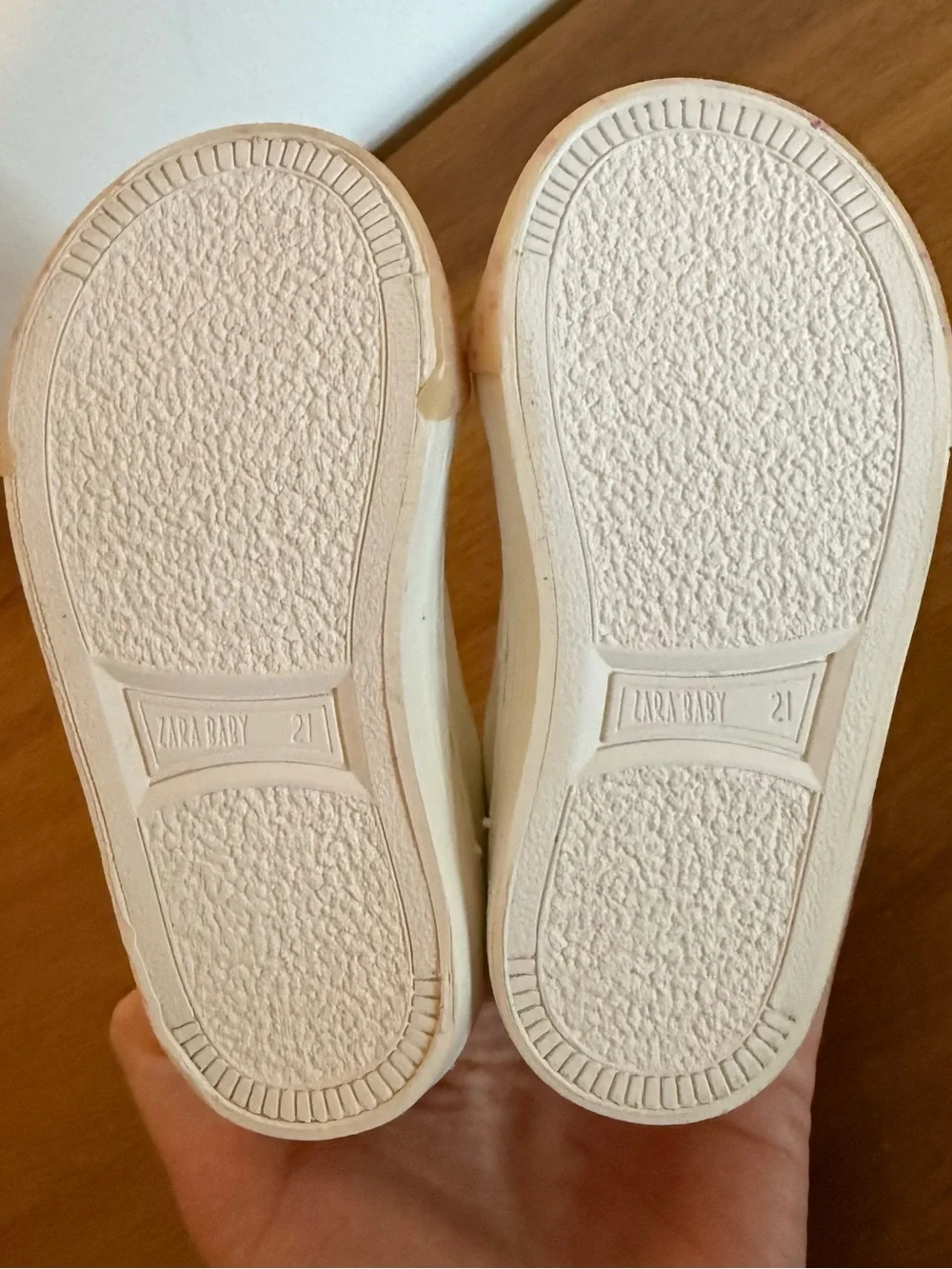 Zara White & Pink Minnie Mouse Velcro Sneakers